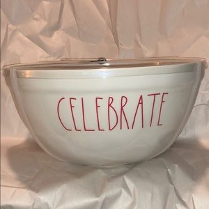 Rae Dunn Holiday - 🎅🏻🤶🏻 Rae Dunn Melamine Mixing Bowls Rae Dunn Holiday - 🎅🏻🤶🏻 Rae Dunn Melamine Mixing Bowls